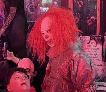 Kunjungi Desa Horor di Arab Saudi, Pengunjung Bisa Uji Nyali Diteror Hantu Kunjungi Desa Horor di Arab Saudi, Pengunjung Bisa Uji Nyali Diteror Hantu