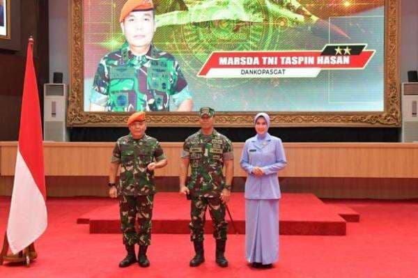 Dankopasgat Marsda Taspin Hasan Bersama Tujuh Pati TNI AU Naik Pangkat Dankopasgat Marsda Taspin Hasan Bersama Tujuh Pati TNI AU Naik Pangkat