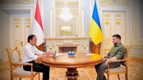 Presiden Jokowi Disambut Zelensky di Istana Maryinsky Ukraina
