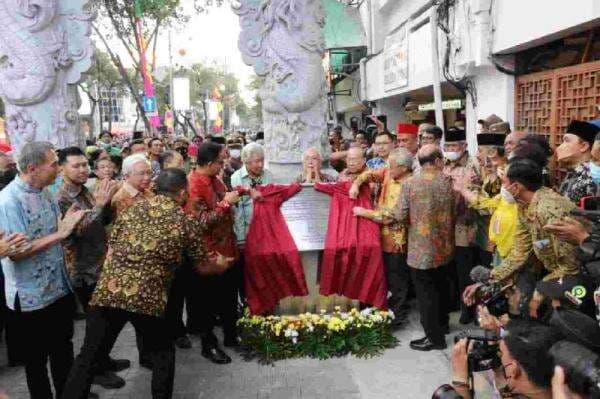 Anies Baswedan Resmikan Gapura Chinatown di Glodok, Desain Unik Jadi Simbol Persatuan dan Kesetaraan Anies Baswedan Resmikan Gapura Chinatown di Glodok, Desain Unik Jadi Simbol Persatuan dan Kesetaraan
