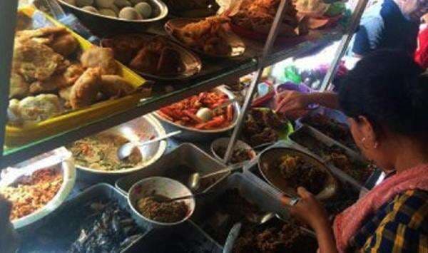 Cerita Pemilik Warung Seafood di Semarang Langganan Tjahjo Kumolo: Beliau Suka Makan Srimping Cerita Pemilik Warung Seafood di Semarang Langganan Tjahjo Kumolo: Beliau Suka Makan Srimping