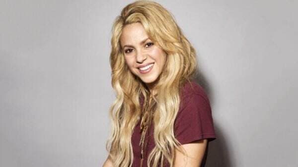 Usai Berpisah dengan Gerard Pique, Shakira Tertangkap Kamera Basah-basahan Bareng Pria Misterius