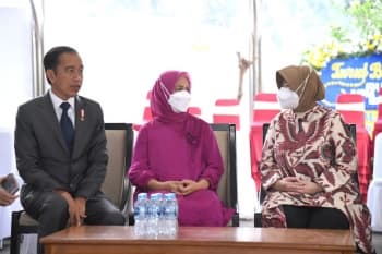 Presiden Jokowi dan Iriana Takziah ke Kediaman Almarhum Tjahjo Kumolo