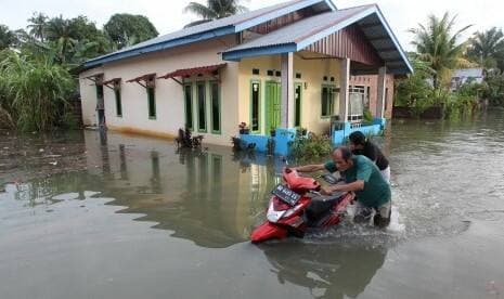 Banjir Setinggi 2 Meter Rendam Lima Kecamatan di Bengkulu