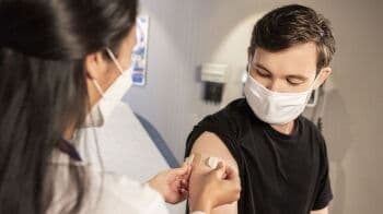 Vaksinasi Booster Segera Jadi Syarat Utama Masuk Fasilitas Publik
