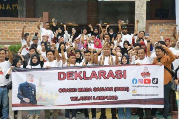 Sikap Egaliter dan Peduli Budaya Lokal Bikin Orang Muda Lampung Jatuh Hati ke Ganjar Sikap Egaliter dan Peduli Budaya Lokal Bikin Orang Muda Lampung Jatuh Hati ke Ganjar