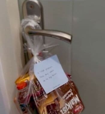 Viral Ibu Kos Baik Hati Bagikan Camilan ke Mahasiswa yang Sedang Ujian, Bikin Netizen Terharu Viral Ibu Kos Baik Hati Bagikan Camilan ke Mahasiswa yang Sedang Ujian, Bikin Netizen Terharu