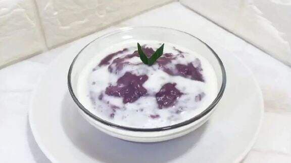 Resep Bubur Sumsum Ubi Ungu, Cemilan Ekonomis yang Bisa Boost Berat Badan Si Kecil Resep Bubur Sumsum Ubi Ungu, Cemilan Ekonomis yang Bisa Boost Berat Badan Si Kecil