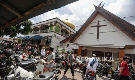 Berbeda dengan Barat, Demokrasi di Indonesia Bukan Bebas Hina Agama