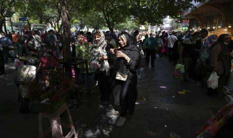 Kantor Pemerintahan hingga Sekolah di Teheran Tutup Akibat Badai Pasir