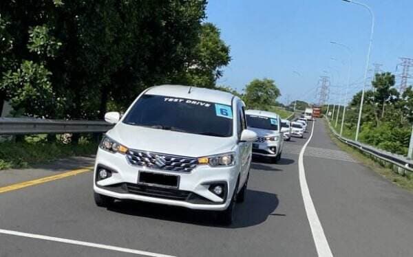 Apa Kelebihan Low MPV Bermesin Hybrid di Indonesia?