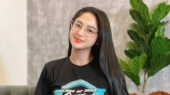 Pernah Lama Menjanda, Yuni Shara dan Dewi Perssik Ungkap Kebiasaan Salurkan Hasrat Seksual dengan Cara... Pernah Lama Menjanda, Yuni Shara dan Dewi Perssik Ungkap Kebiasaan Salurkan Hasrat Seksual dengan Cara...