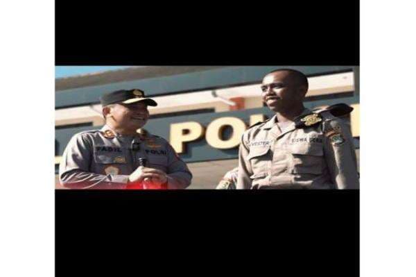 Aksi Kocak Siswa SPN Tirukan Komandan Peleton Bikin Ngakak Kapolda Metro Jaya Aksi Kocak Siswa SPN Tirukan Komandan Peleton Bikin Ngakak Kapolda Metro Jaya