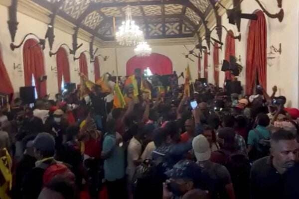 Presiden Sri Lanka Mundur 13 Juli, Demonstran Masuk dan Bakar Rumah PM