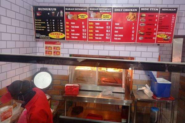 7 Fakta Olive Fried Chicken, Oleh-oleh Khas Jogja yang Rasanya Nggak Kalah dari KFC 7 Fakta Olive Fried Chicken, Oleh-oleh Khas Jogja yang Rasanya Nggak Kalah dari KFC