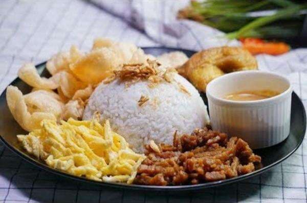 Sering Jadi Menu Sarapan, Berapakah Kandungan Kalori Nasi Uduk? Sering Jadi Menu Sarapan, Berapakah Kandungan Kalori Nasi Uduk?