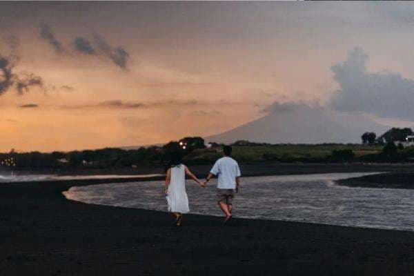 Menikmati Eksotisme Pantai Cemagi Bali, Kulineran Sambil Nikmati Sunset Menikmati Eksotisme Pantai Cemagi Bali, Kulineran Sambil Nikmati Sunset