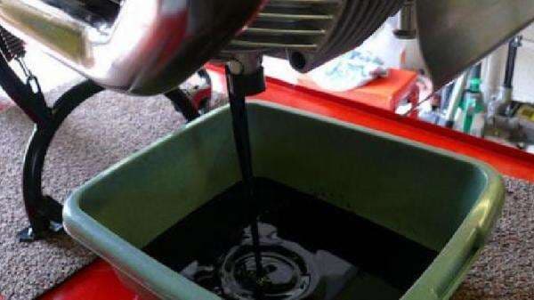 Ini Jadinya Jika Sepeda Motor Pakai Oli Mobil, Jangan Salah Kaprah Ini Jadinya Jika Sepeda Motor Pakai Oli Mobil, Jangan Salah Kaprah