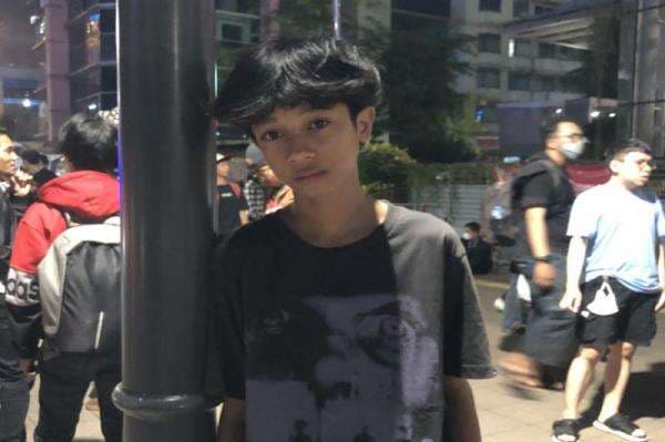 Wow! Mejeng di Citayam Fashion Week 4 Hari, Alpin si Paling Tampan Dapat Cuan Melebihi UMR Jakarta Wow! Mejeng di Citayam Fashion Week 4 Hari, Alpin si Paling Tampan Dapat Cuan Melebihi UMR Jakarta