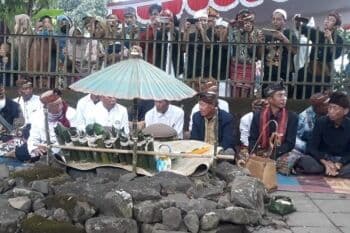 Mengenal Nayu-ayu, Ritual Adat Masyarakat di Kaki Gunung Rinjani Mengenal Nayu-ayu, Ritual Adat Masyarakat di Kaki Gunung Rinjani