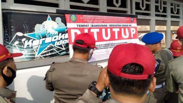 Satpol PP Indramayu Tutup Kedai Syifa Coffee Shop and Karaoke di Widasari Satpol PP Indramayu Tutup Kedai Syifa Coffee Shop and Karaoke di Widasari