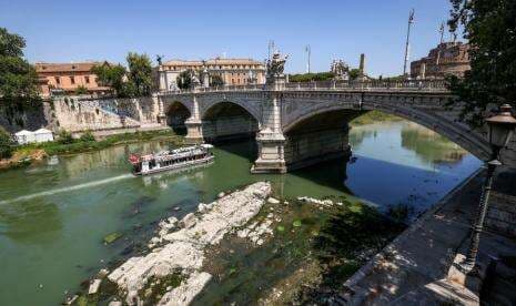 Jembatan Peninggalan Romawi Kuno Muncul Lagi Gara-Gara Kekeringan Parah di Italia