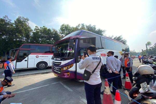 Jadwal dan Harga Tiket Bus Bandung - Surabaya Termurah Jadwal dan Harga Tiket Bus Bandung - Surabaya Termurah
