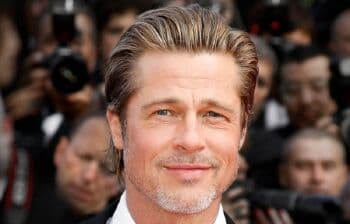 Tampil Eksentrik Pakai Rok, Brad Pitt Pamer Tato di Betis Tampil Eksentrik Pakai Rok, Brad Pitt Pamer Tato di Betis