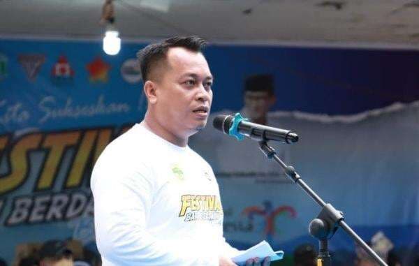 Profil Bupati Lingga M Nizar, Anak Nelayan yang Jadi Panutan Profil Bupati Lingga M Nizar, Anak Nelayan yang Jadi Panutan
