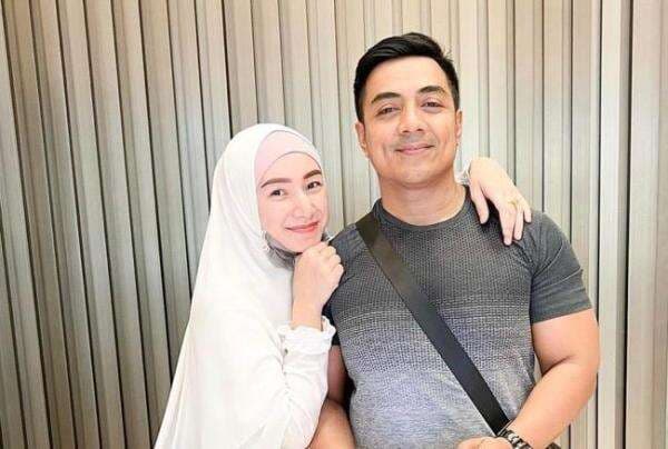 5 Artis Menikah dengan Ustaz, Hijrah Hidup Bahagia Lebih Dekat dengan Tuhan 5 Artis Menikah dengan Ustaz, Hijrah Hidup Bahagia Lebih Dekat dengan Tuhan
