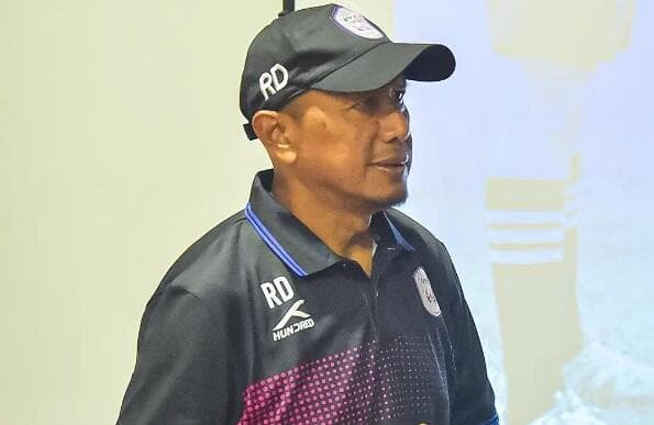 Jersey RANS Nusantara FC Penuh Tambalan, Rahmad Darmawan Beri Penjelasan Jersey RANS Nusantara FC Penuh Tambalan, Rahmad Darmawan Beri Penjelasan