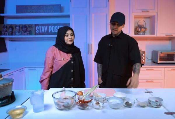 Axel Matthew Thomas Ngaku Sudah Punya Pacar, Ingin Serius dan Segera Menikah Axel Matthew Thomas Ngaku Sudah Punya Pacar, Ingin Serius dan Segera Menikah