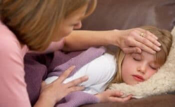 Anak Bunda Demam, Kenali Yuk Gejala DBD Anak Bunda Demam, Kenali Yuk Gejala DBD