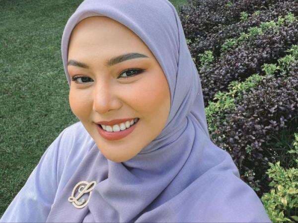 5 Style Dara Arafah setelah Berhijab, Netizen: Makin Bersinar Semoga Istiqamah 5 Style Dara Arafah setelah Berhijab, Netizen: Makin Bersinar Semoga Istiqamah