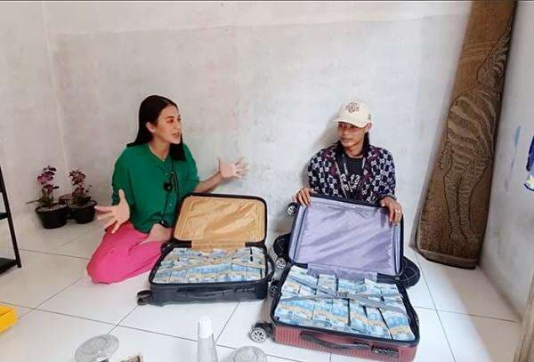 Kisruh Citayam Fashion Week, Bonge Bantah Terima Uang Rp500 Juta dari Istri Baim Wong Kisruh Citayam Fashion Week, Bonge Bantah Terima Uang Rp500 Juta dari Istri Baim Wong