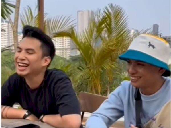 Okin Bertemu Penjual Jamu Viral yang Mirip Dengannya: Akhirnya Si Kembar Bisa Kumpul Okin Bertemu Penjual Jamu Viral yang Mirip Dengannya: Akhirnya Si Kembar Bisa Kumpul