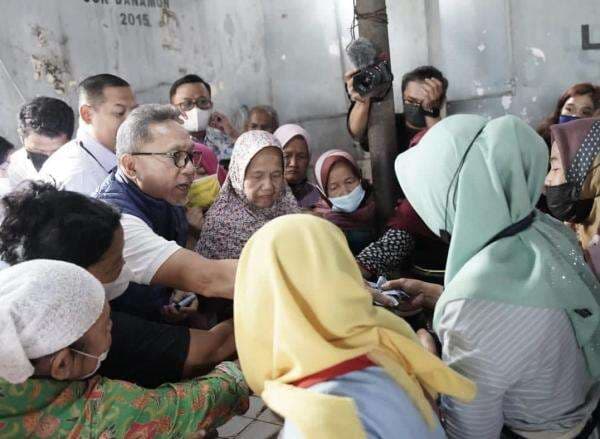 Mendag Zulkifli Hasan Kunjungi Pasar Gayamsari Semarang Cek Harga Migor Curah Rp12.500 per Lit