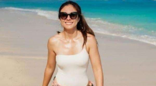 Wulan Guritno Berbikini Seksi Pamer Tubuh Mulus di Kolam Renang, Happysalma: Hot Mama Wulan Guritno Berbikini Seksi Pamer Tubuh Mulus di Kolam Renang, Happysalma: Hot Mama