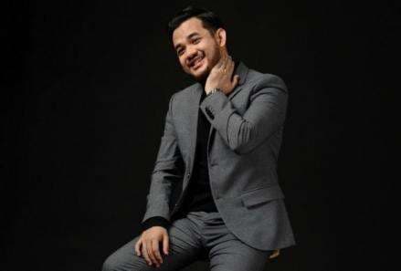 Intip Kisah Sukses Dimar Mairyan, Pebisnis Muda yang Sukses Bangun Banyak Brand Intip Kisah Sukses Dimar Mairyan, Pebisnis Muda yang Sukses Bangun Banyak Brand