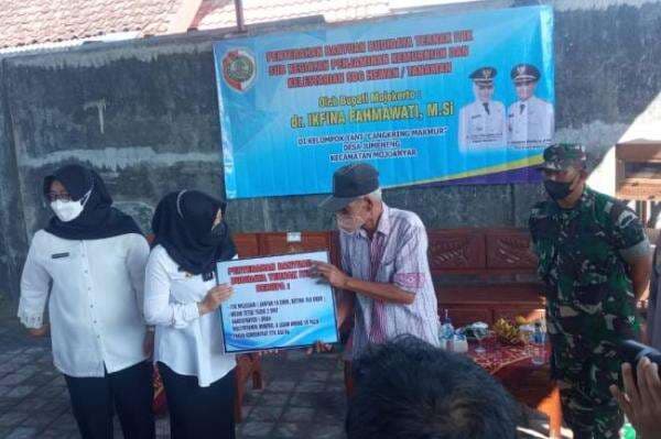 Bupati Mojokerto Minta Peternak Kreatif Manfaatkan Kotoran Hewan Bupati Mojokerto Minta Peternak Kreatif Manfaatkan Kotoran Hewan