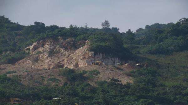 Aktivis Minta Tembok Pembatas antara Kawasan Kars Citatah KBB dengan Areal Tambang Aktivis Minta Tembok Pembatas antara Kawasan Kars Citatah KBB dengan Areal Tambang