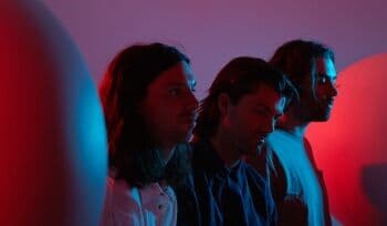 Kolaborasi Turnover dan Turnstile untuk Title Track “Myself In The Way” Kolaborasi Turnover dan Turnstile untuk Title Track “Myself In The Way”