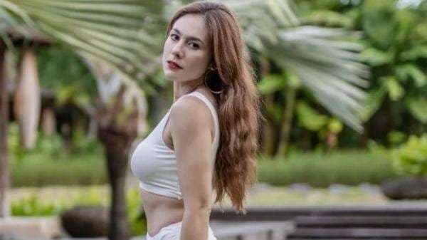 Wulan Guritno dalam Balutan Bikini Curi Perhatian Netizen, Hot Mom Wulan Guritno dalam Balutan Bikini Curi Perhatian Netizen, Hot Mom