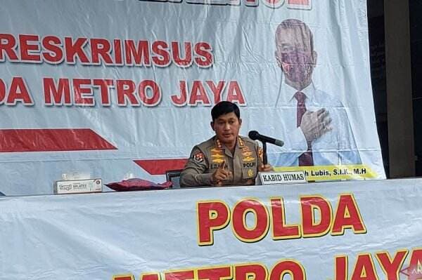 Roy Suryo masih Diperiksa sebagai Tersangka di Polda Metro Jaya