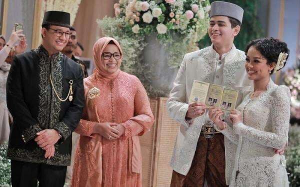 Pernikahan Putri Anies Baswedan, Mutiara Annisa dengan Ali Saleh Alhuraiby Kental Adat Yogyakarta Pernikahan Putri Anies Baswedan, Mutiara Annisa dengan Ali Saleh Alhuraiby Kental Adat Yogyakarta