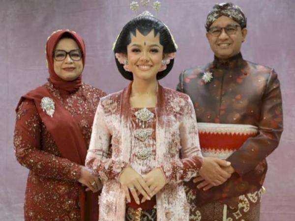 Lepas Anak Sulung Menikah, Anies Baswedan: Waktu Berjalan Amat Cepat Lepas Anak Sulung Menikah, Anies Baswedan: Waktu Berjalan Amat Cepat