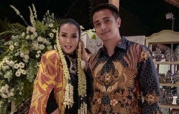 6 Artis Cowok yang Punya Istri Lebih Tua, Nomor 4 Terpaut 17 Tahun 6 Artis Cowok yang Punya Istri Lebih Tua, Nomor 4 Terpaut 17 Tahun