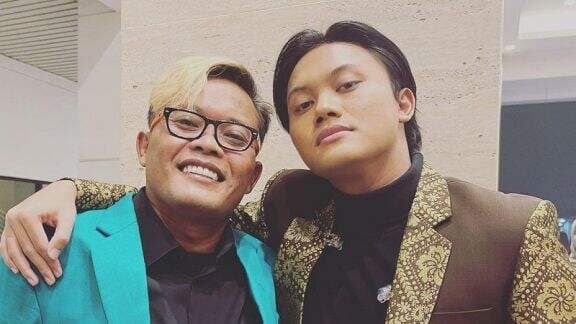 "Iky Tiba-tiba Pulang Terus Ngomong..." Ditanya soal Rizky Febian Hamili Anak Orang, Sule Bak Lepas Tangan: Ya Itu Urusan Dia "Iky Tiba-tiba Pulang Terus Ngomong..." Ditanya soal Rizky Febian Hamili Anak Orang, Sule Bak Lepas Tangan: Ya Itu Urusan Dia