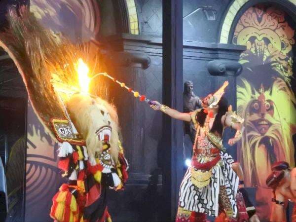 Kesaktian Pecut Reog Ponorogo, Cambuk Gaib Dipercaya Bisa Menghancurkan Gunung Kesaktian Pecut Reog Ponorogo, Cambuk Gaib Dipercaya Bisa Menghancurkan Gunung