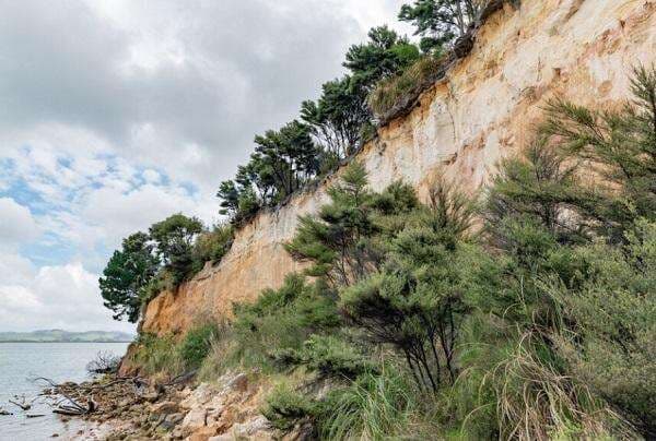 Erosi: Pengertian, Penyebab, Dampak dan Cara Mencegahnya Lengkap Erosi: Pengertian, Penyebab, Dampak dan Cara Mencegahnya Lengkap